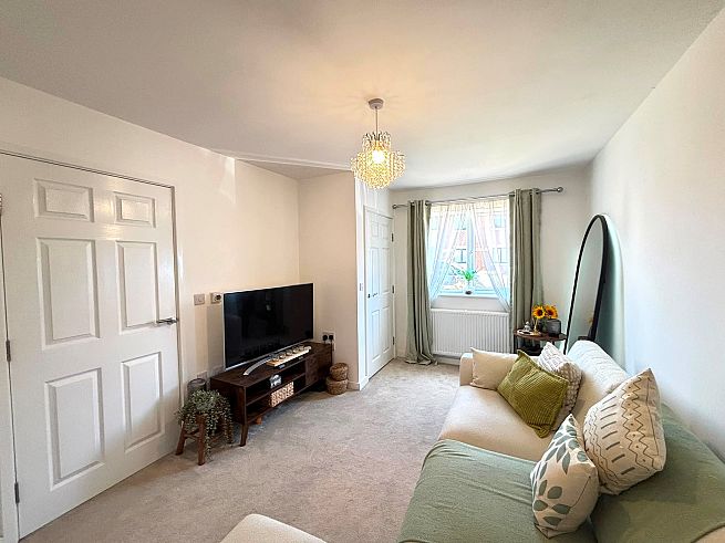 6 Flanshaw Field Drive, Wakefield